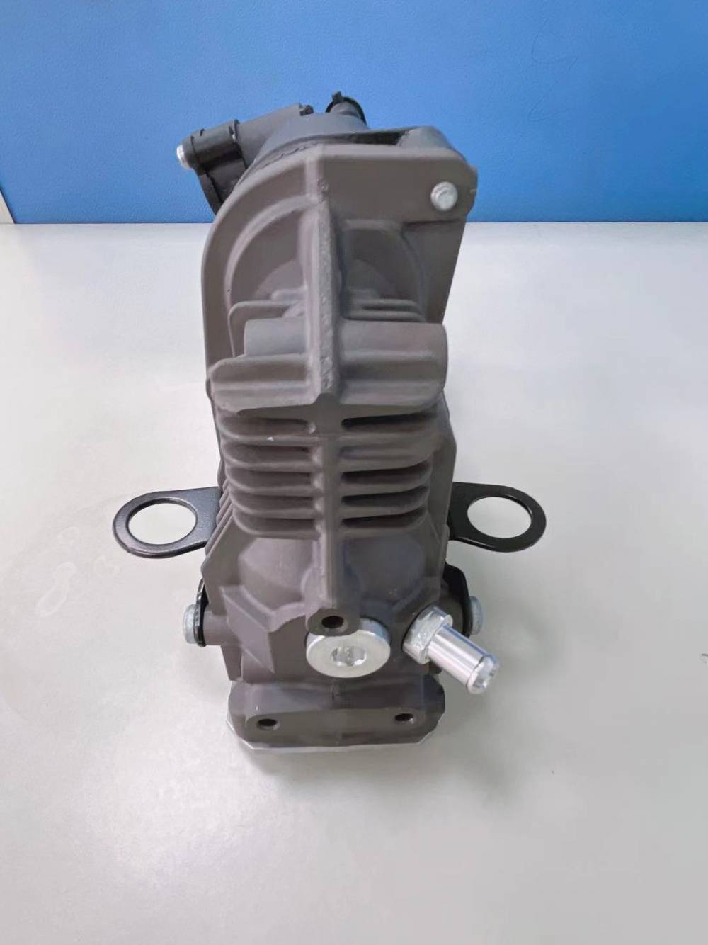 适用于奔驰w164空气悬架空气泵压缩机a1643201204