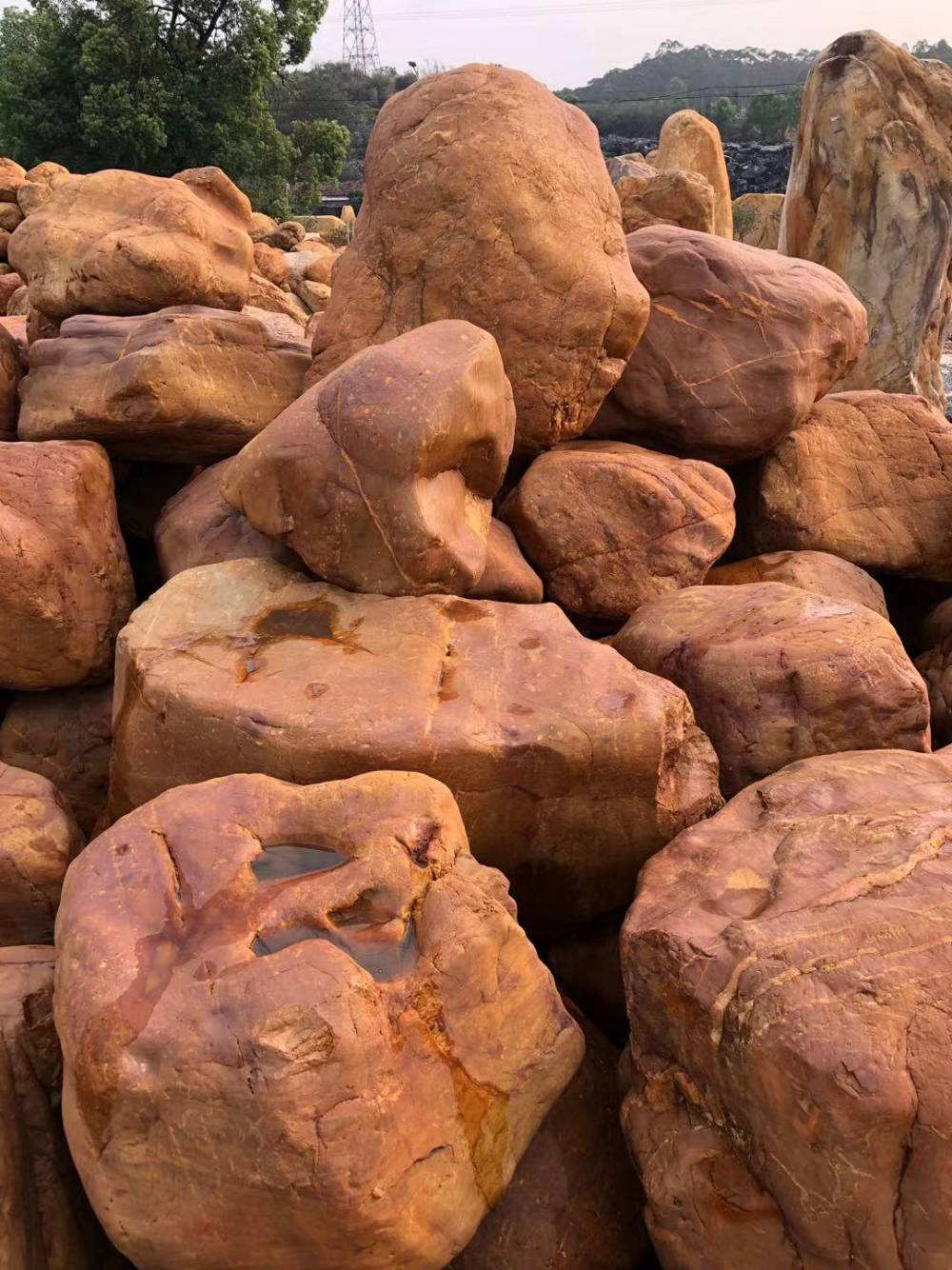 大型旅游景观工程黄蜡石河滩