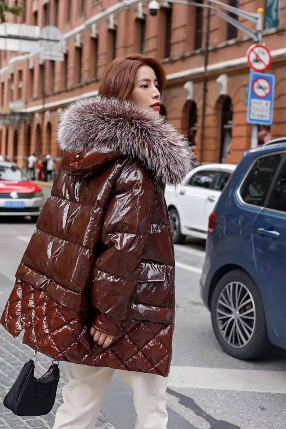 90白鸭绒羽绒服拉拉古芭广州欧版女装羽绒服批发尾货女装批发货源图片