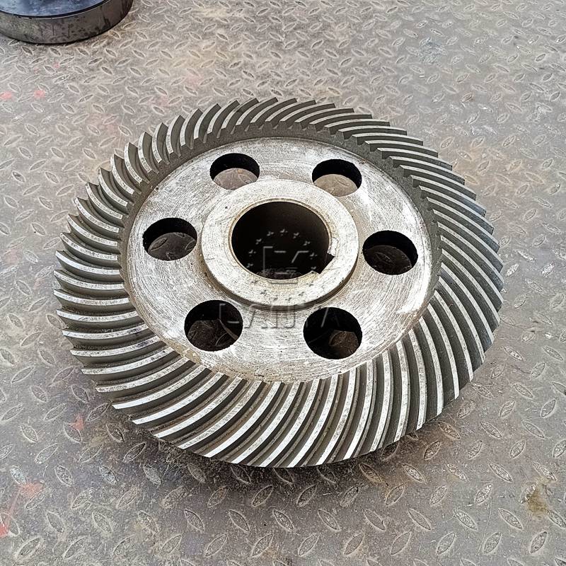 5r雷蒙磨减速机配件伞状齿轮斜齿轴靠背轮定制