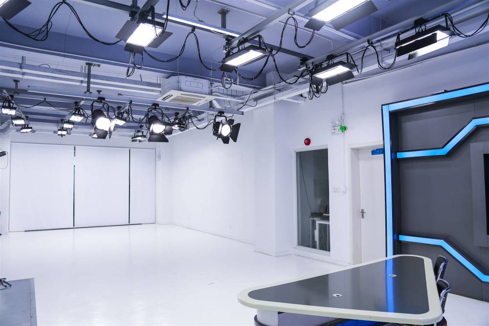 普陀区长风公园附近143平演播室直播间摄影棚进行出租