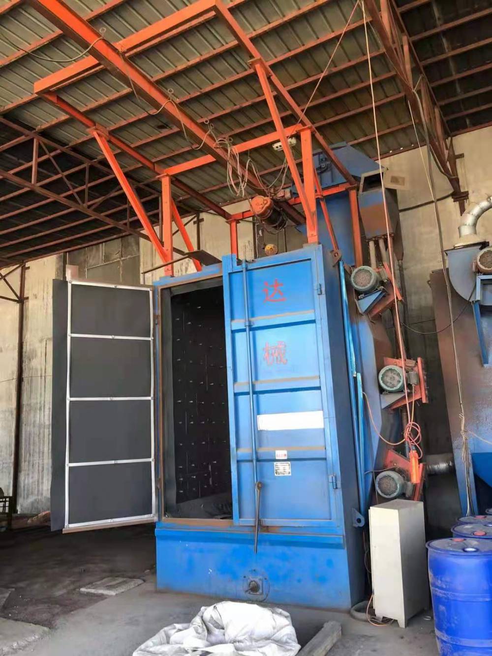 二手吊钩式抛丸机9成新吊钩式抛丸机图片