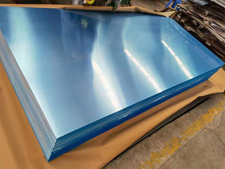 铝板5052牌号板面覆膜划伤小板面敷膜亮面上海供应货源