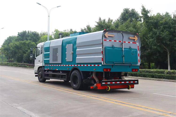 大扫把扫地车东风天锦吸尘车报价海德首台纯电动扫路车图片