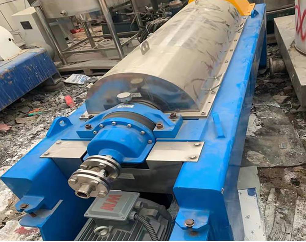 韦斯伐里亚305三相离心机回收润滑油变质主轴承失效震动