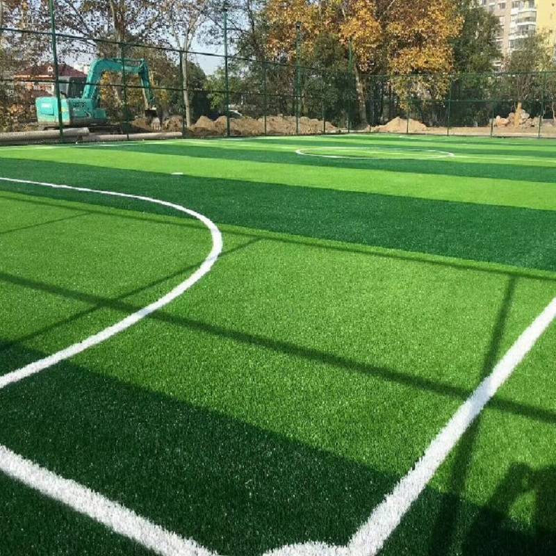 人造草坪按照功能在应用领域,分为运动草坪系列,休闲草坪系列,幼儿园