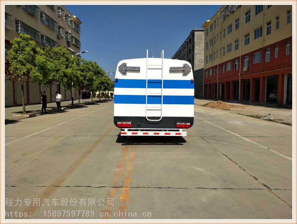 5吨双面城市护栏清洗车高速公路护栏清洗车多少钱一辆