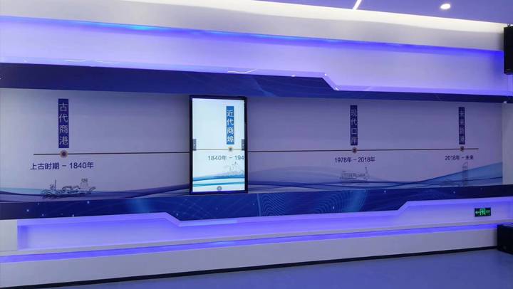 透明互动滑轨电视电动滑轨屏展厅触摸移动手推拉滑轨一体机定制