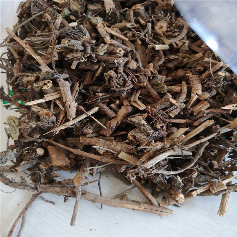 别名三叉金,三托艾,大夫根,大箭根,三姐妹,伤寒头英文名herb of