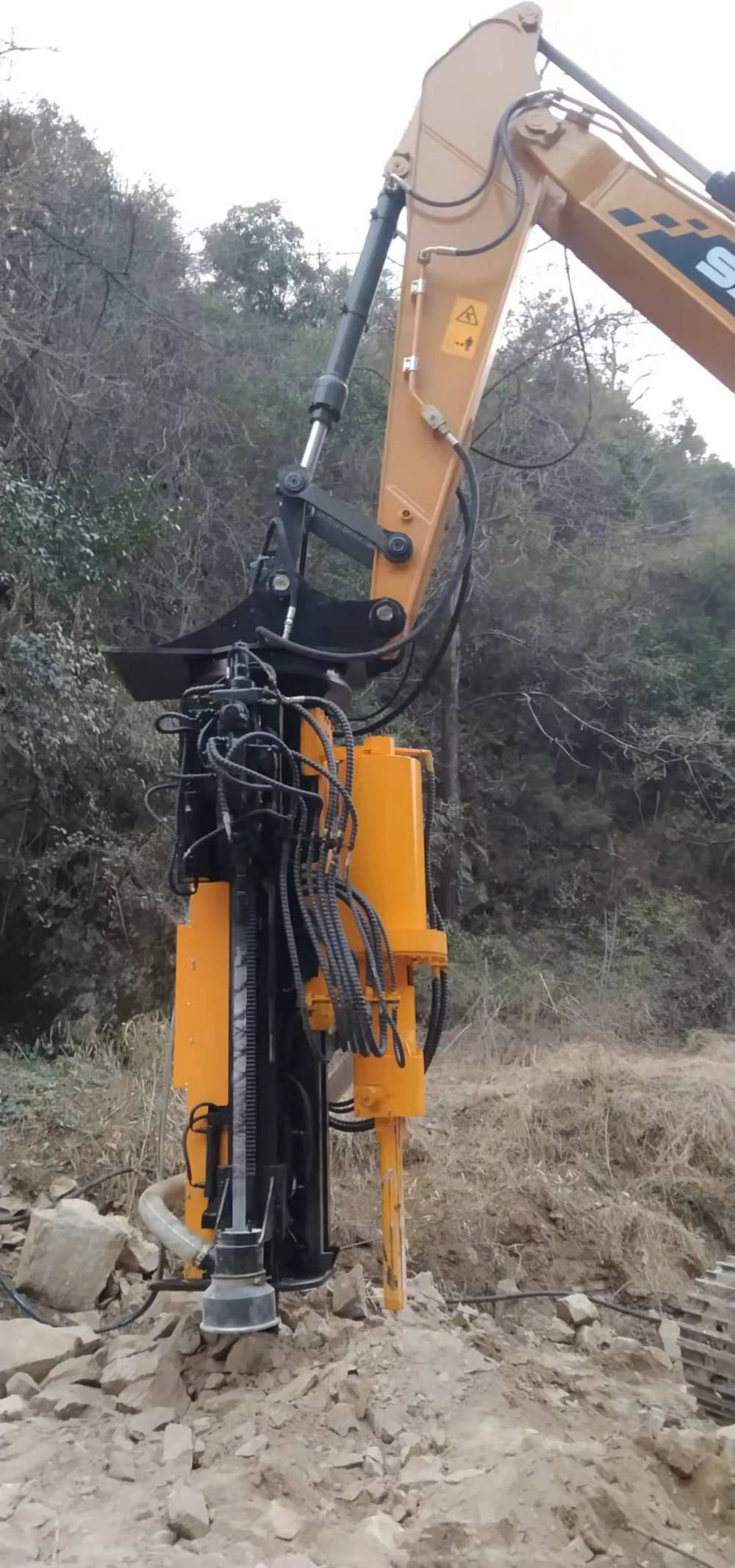 打孔爆裂一機兩用鑿岩機劈裂機劈鑽裂石一體機