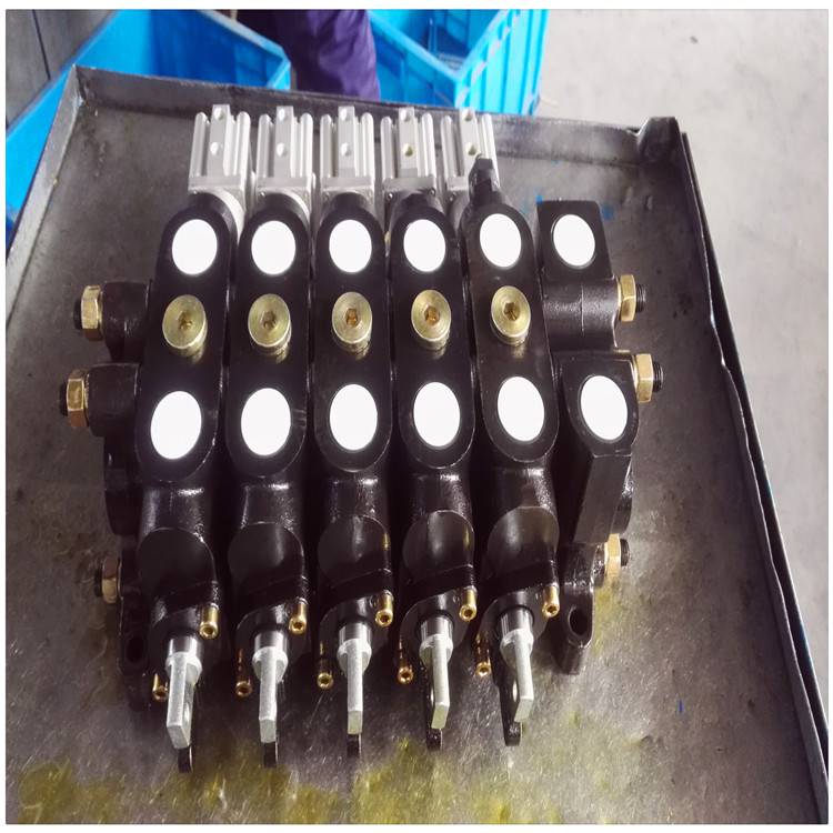 中联扫地车_二手扫地车吸尘车_中联洗扫车说明书