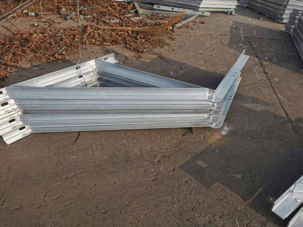 辽宁桥梁吊围栏施工危险告知书吊围栏步板铁路桥墩吊围栏安装方案