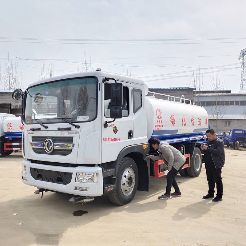8吨洒水车 高炮洒水车雾炮洒水车鑫琪环卫直销