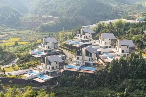 579) 8488 9999,关注酒店官方微信公众号"图卷酒店lamontagne",获取