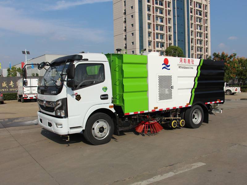 国六多利卡扫路车东风多利卡3吨清扫车吸尘扫地车