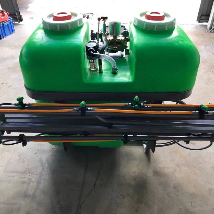 四轮拖拉机打药机隔膜泵喷雾器fm8米宽麦子喷药机