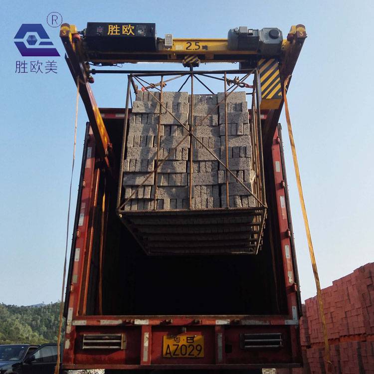 胜欧美厢式货车吊机小吊机车厢吊机货车行车胜欧让货物搬运轻松起来