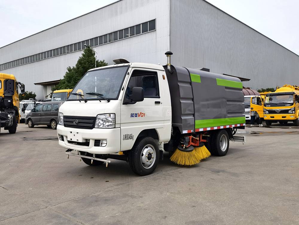 乌鲁木齐道路扫路车环卫小型清扫车机械化保洁扫路车图片