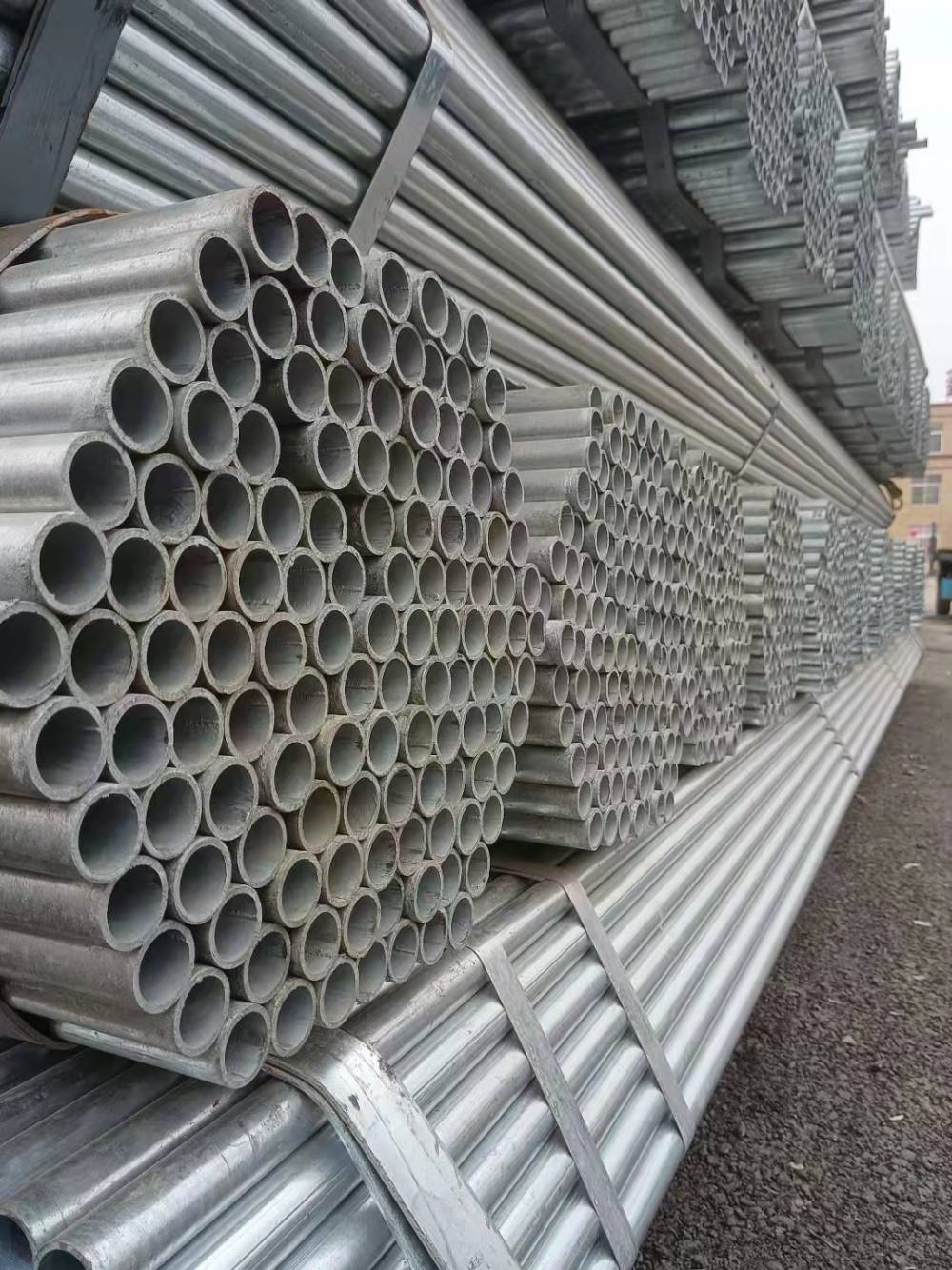 q235b镀锌钢管镀锌带圆管冷镀锌圆管薄壁镀锌带圆管