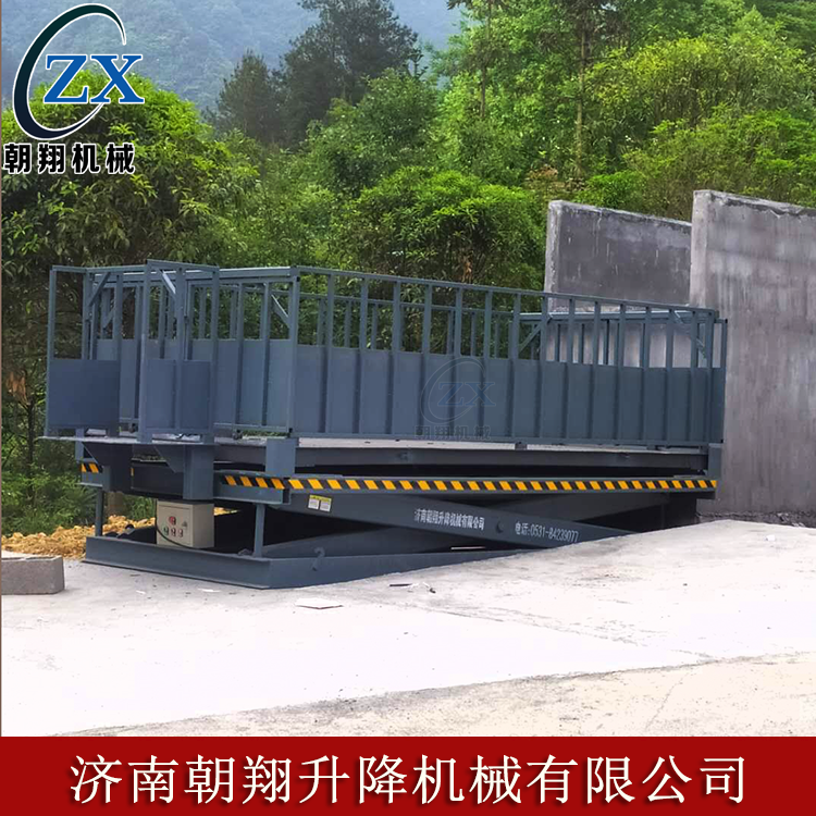 定制养猪场装车移动式卸猪台 电动升降装猪台