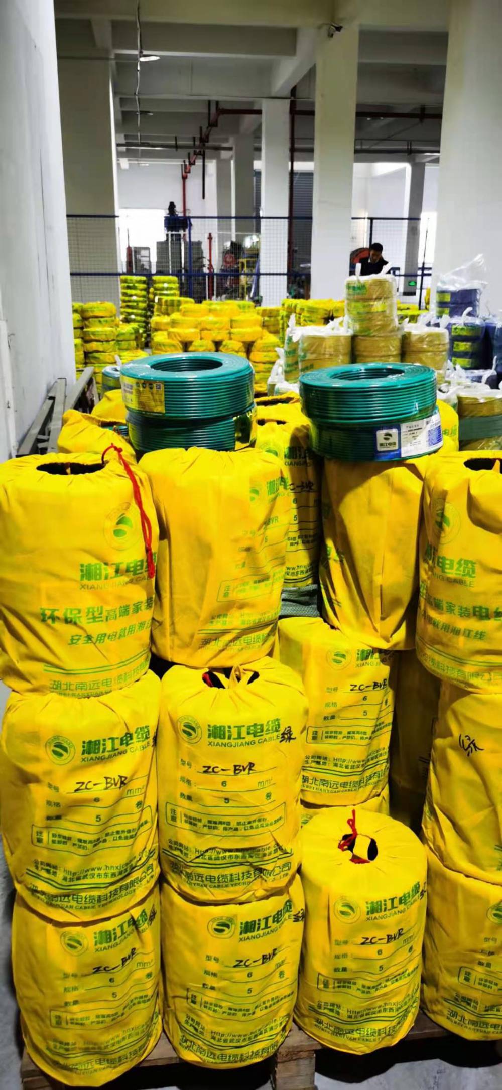 武汉湘江电缆电线仓库库存满满