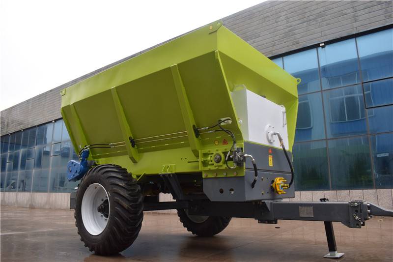 雨林羊粪撒粪车农田施肥机撒肥车
