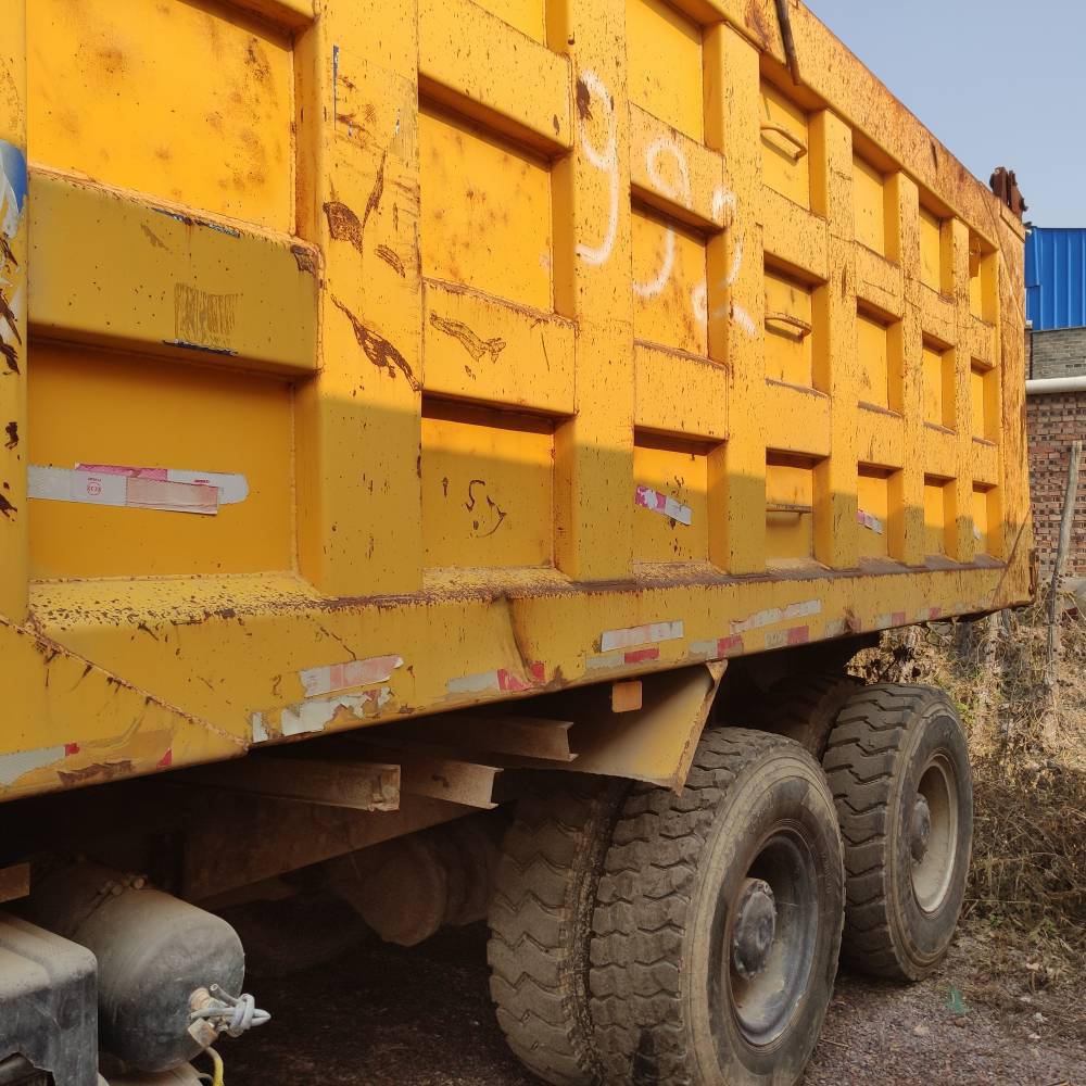 出售多台红岩金刚二手工程自卸后八轮310马力56米大箱山西忻州看车