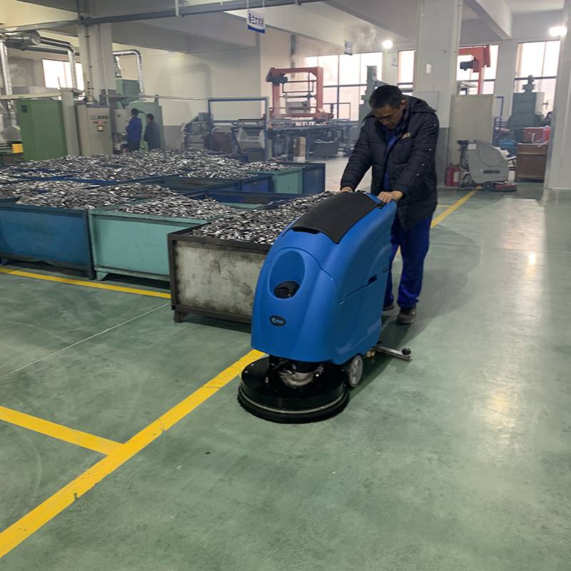 宜兴工厂地面洗地机工业用洗地机优尼斯手推自动洗地机免费配送