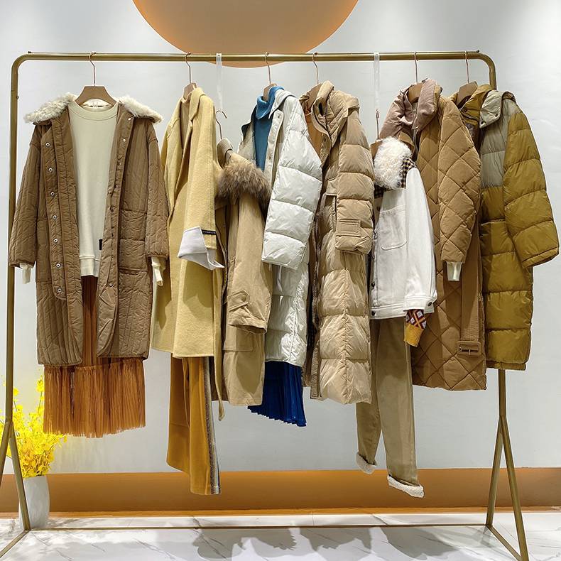 三淼女装品牌折扣羽绒服库存休闲直播外贸原单工厂拿货青海海南尾货