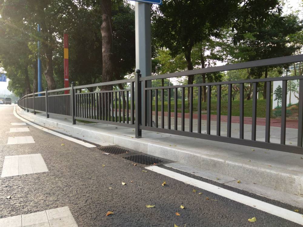阳江市政道路人车隔离护栏定制珠海人行道渔女版黑色道路护栏厂家