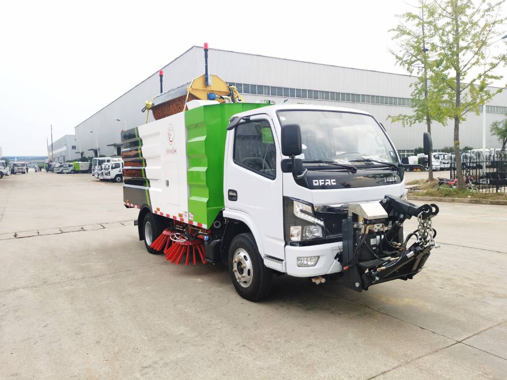 扫路车
