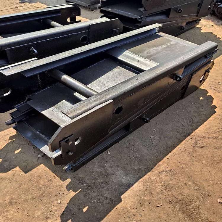 煤矿用sgw40t刮板机机头架机尾架牛角刮板护轴板