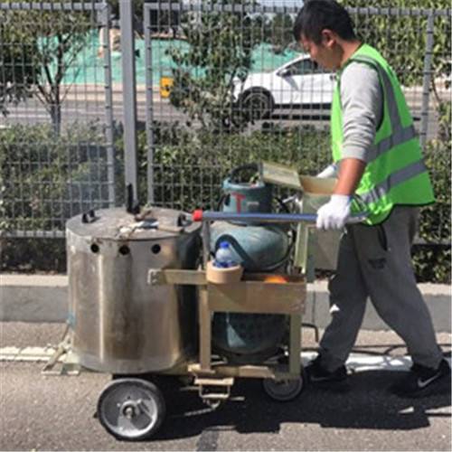 云南文山斑马线热熔划线机安全保障
