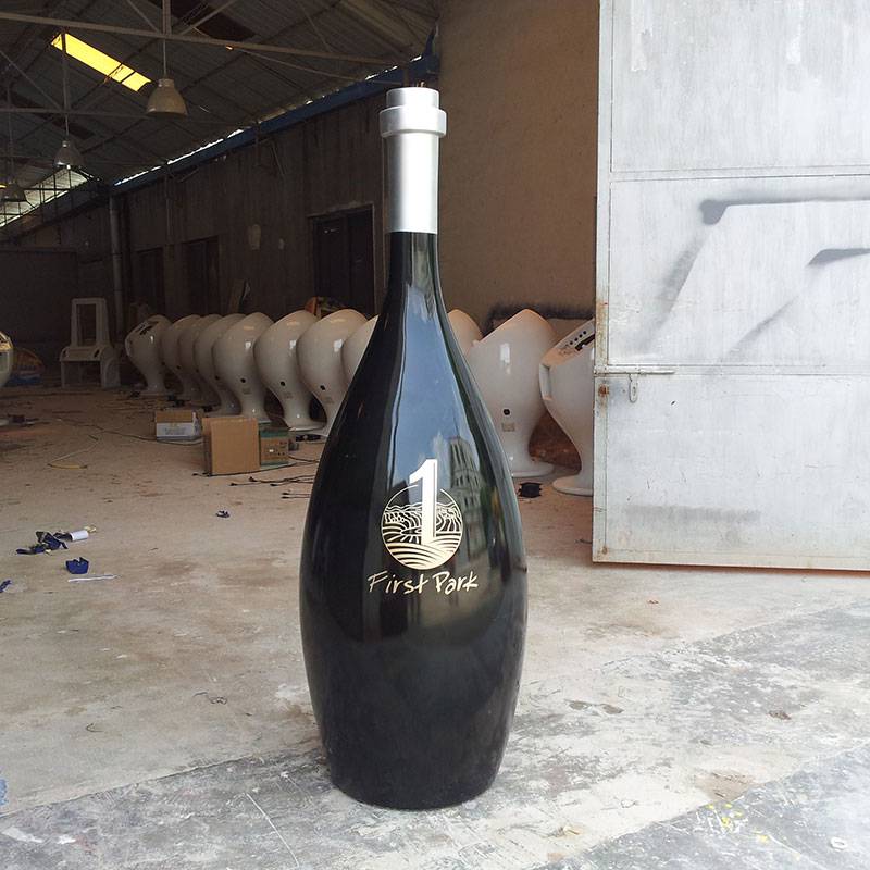 玻璃钢雕塑定制广场美陈仿真装饰道具红酒瓶模型户外雕塑摆件