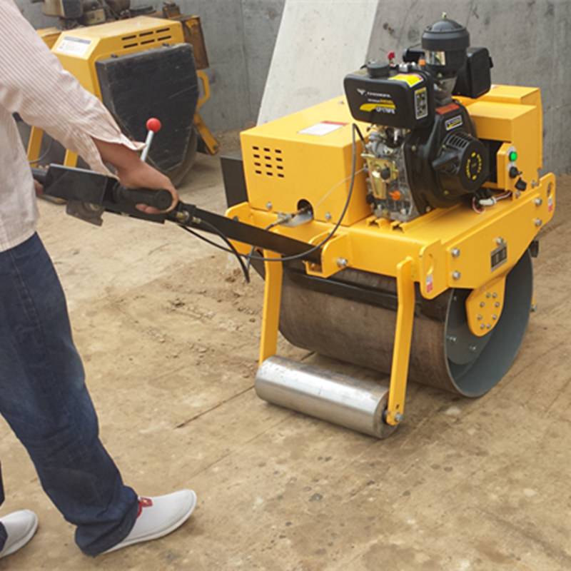 远销海外浩鸿牌小型振动碾视频手扶单轮振动压路机小型压实机小型压土