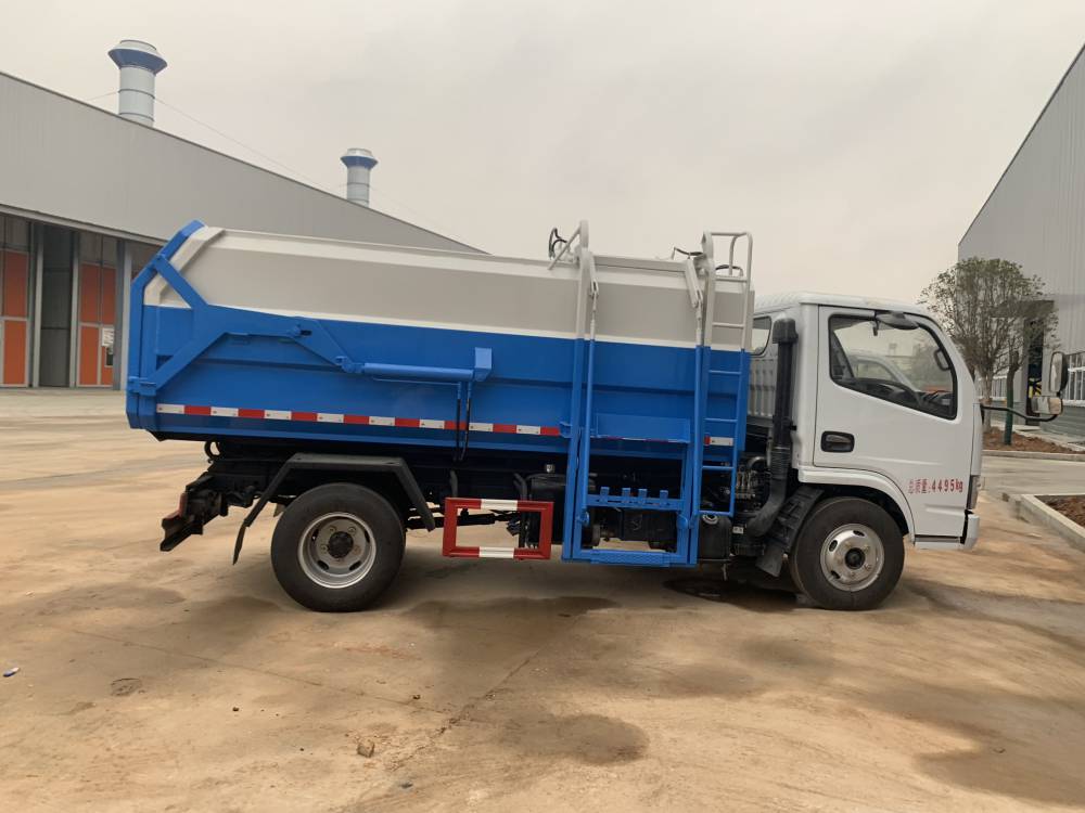 东风d6对接式挂桶垃圾车10方容量全密封型自行倾倒