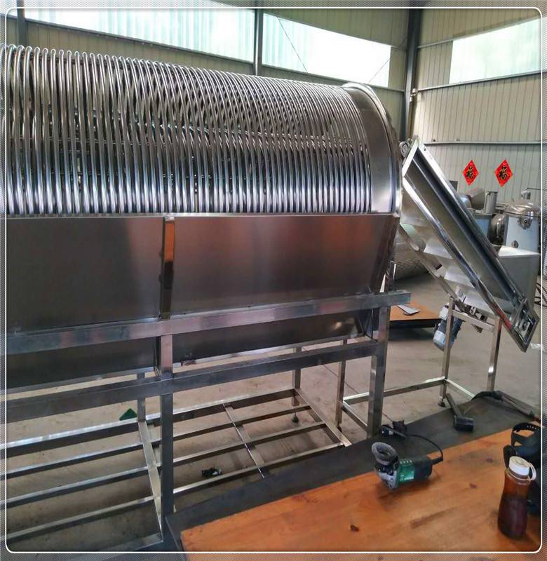 哪有下龙虾筛选机生产麻辣小龙虾成套设备