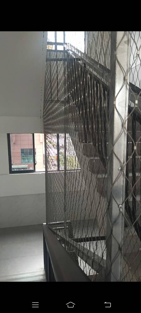 万驰钢丝绳防坠网适用于各种楼梯防坠网,不锈钢防坠落绳网,钢丝绳防