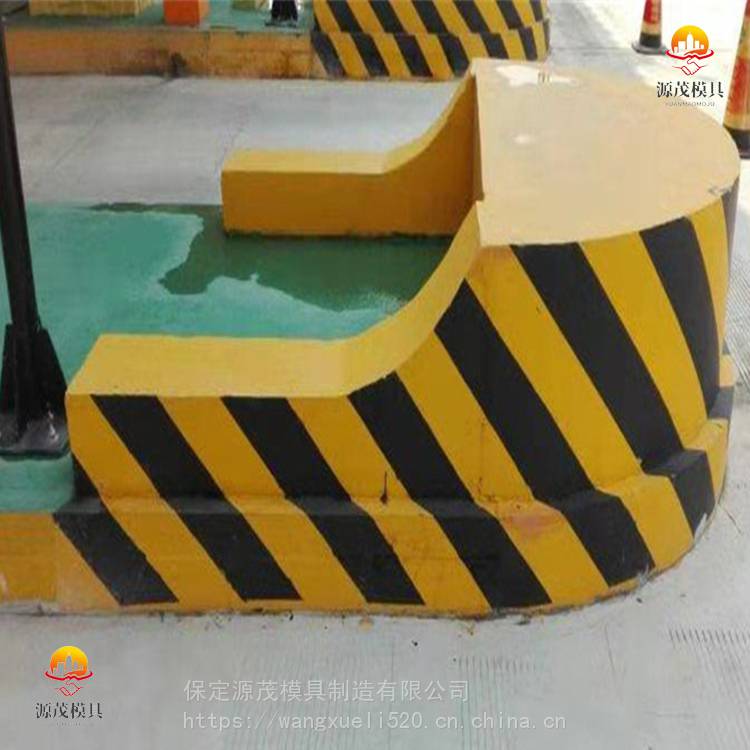 高速收费站安全岛钢模具源茂公路道闸防撞岛模具图片