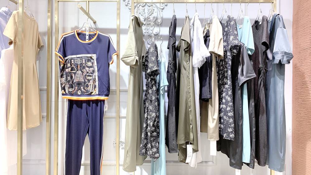 意大利浪漫风情品牌癸妮雅夏装折扣女装认同货源渠道批发进货