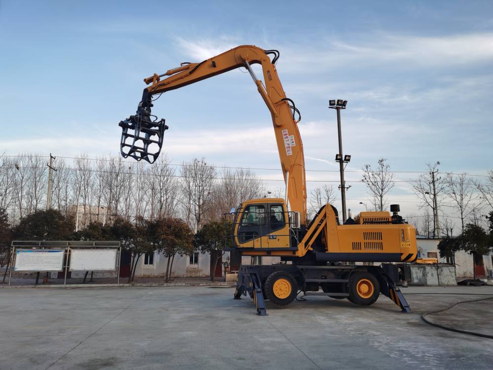 八达重工科技25吨轮式双动力抓料机