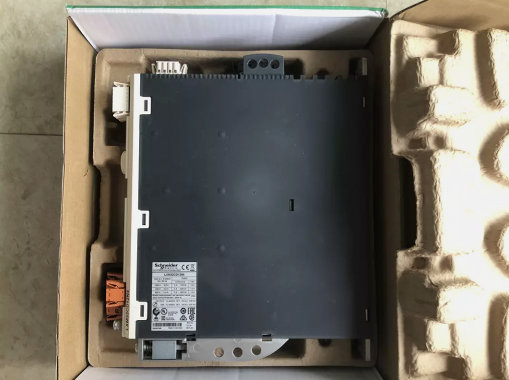 LXM32CD12N4 供应施耐德交流伺服驱动器议价出售全系列
