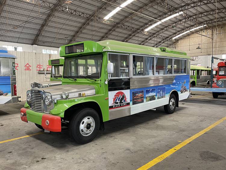 东风客车出口菲律宾东南亚21座24座国四线路公交车城市客车