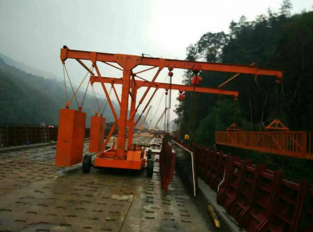 桥梁防撞护栏模板台车厂家山东宏森机械