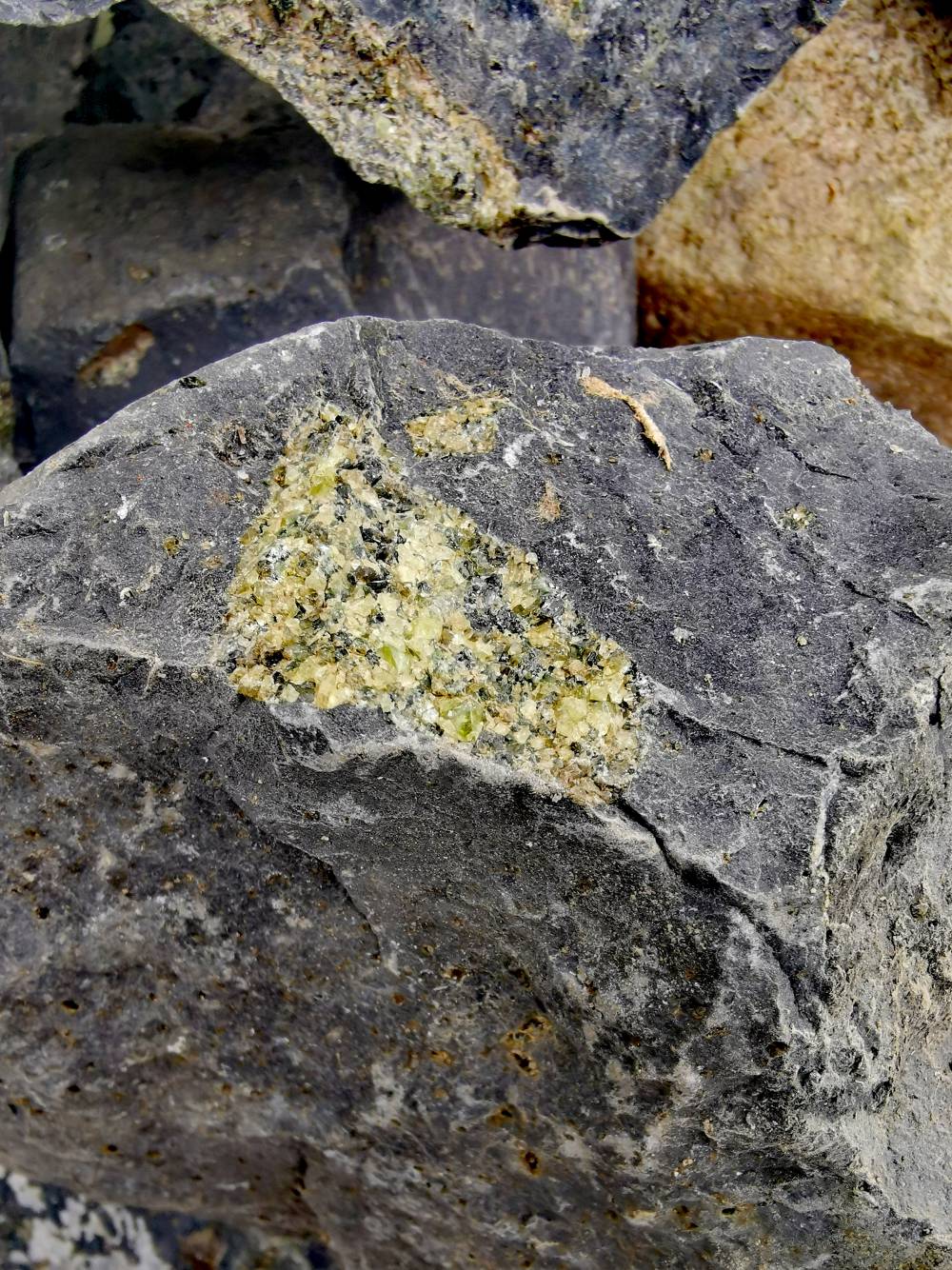 橄榄玄武岩结构图片