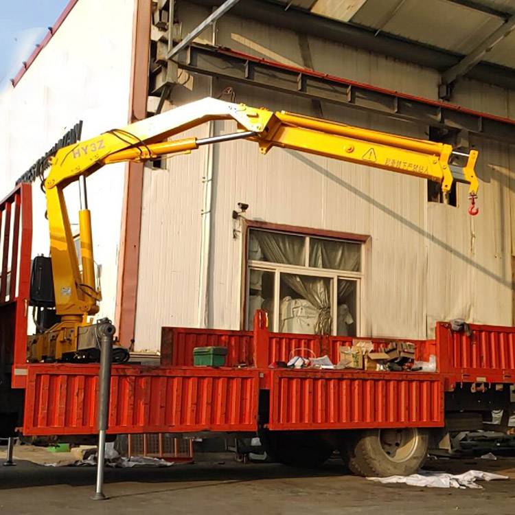 小型货车加装小吊机3吨折臂吊占用空间小