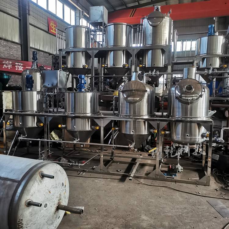 设备为封闭式,操作简单,维修方便,节约人工,工艺采用按钮电柜自动控制