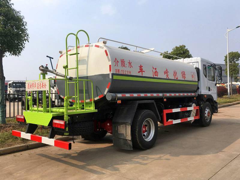 洒水车
