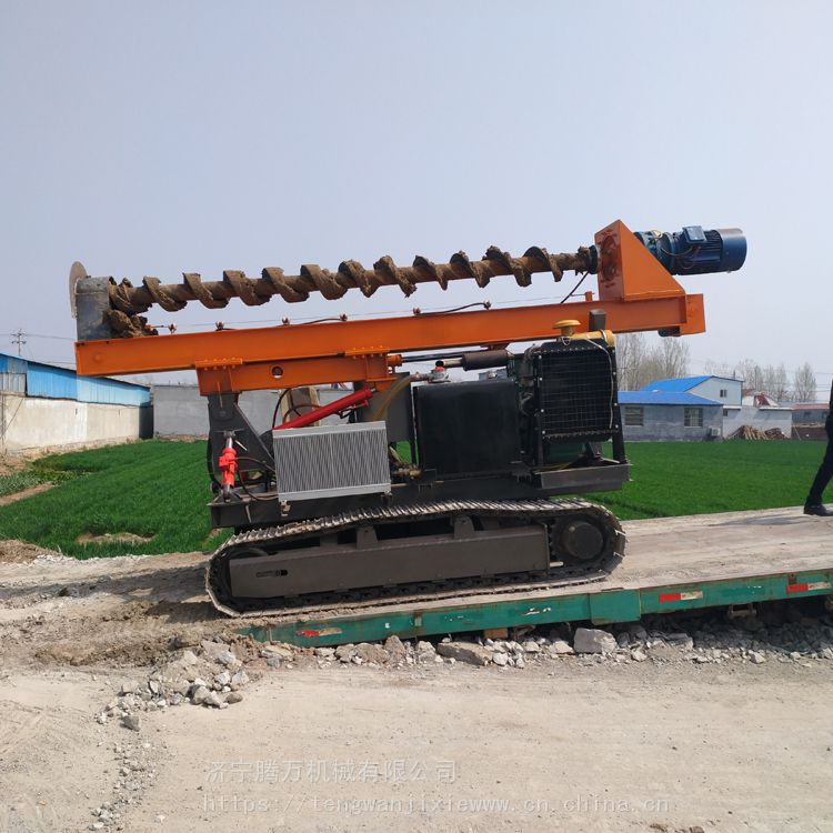 光伏发电打桩机哪里卖履带式光伏引孔机小型螺旋地桩打桩机多少钱