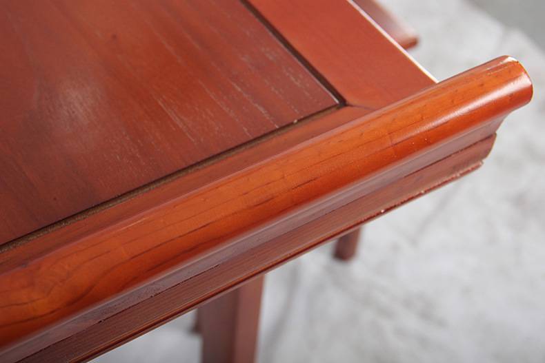 防滑静音,凳子及桌子底部采用硅胶防滑静音效果.